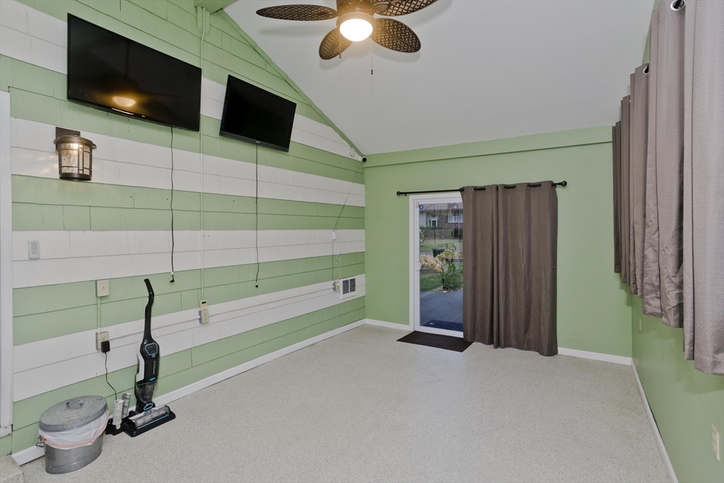 32 Lindsay Road Springfield, MA 01128 - Photo 27 of 34