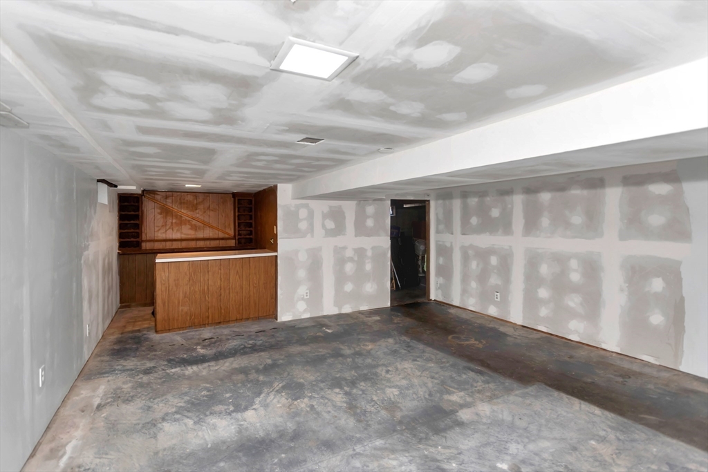 32 Lindsay Road Springfield, MA 01128 - Photo 30 of 34