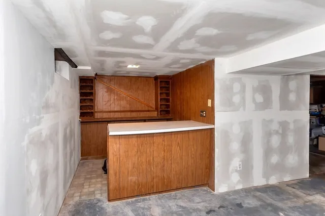 $340,000 | 32 Lindsay Road, Springfield, MA 01128