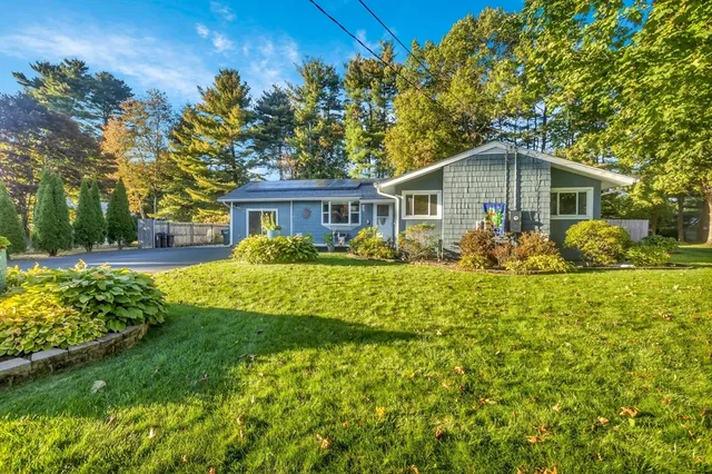 $340,000 | 32 Lindsay Road, Springfield, MA 01128