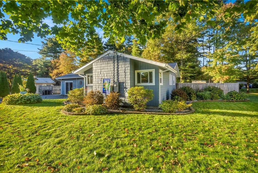 32 Lindsay Road Springfield, MA 01128 - Photo 7 of 34