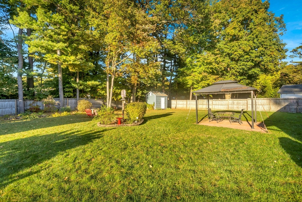 32 Lindsay Road Springfield, MA 01128 - Photo 8 of 34