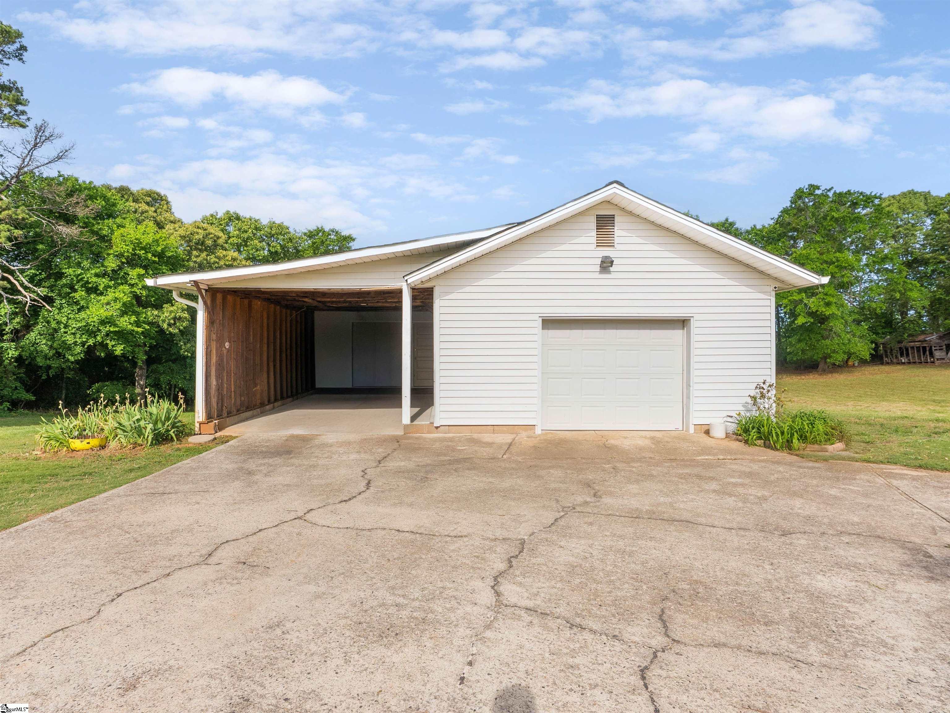 5741 Highway 357 Campobello, SC 29322 - Photo 31 of 39