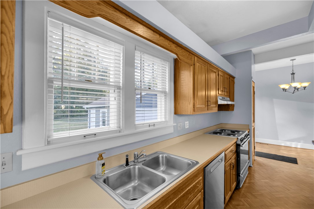 415 North Summit Avenue Decatur, IL 62522 - Photo 9 of 32 Gallery Image 9
