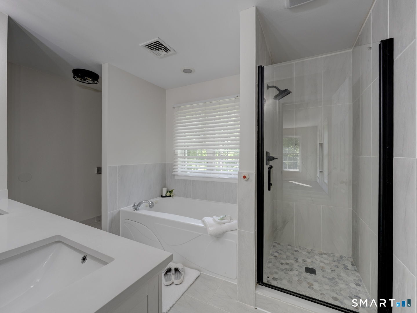 1556 Storrs Road Mansfield, CT 06268 - Photo 21 of 39