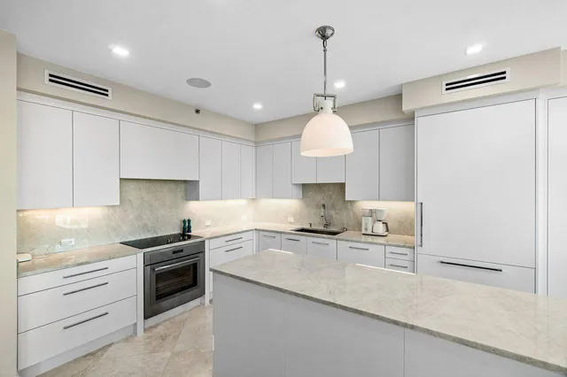 $1,965,000 | 3720 South Ocean Boulevard, Unit 603, Highland Beach, FL 33487