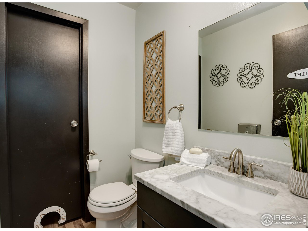 809 East Drake Road, Unit 104 Fort Collins, CO 80525 - Photo 10 of 36 Main Floor Bathroom