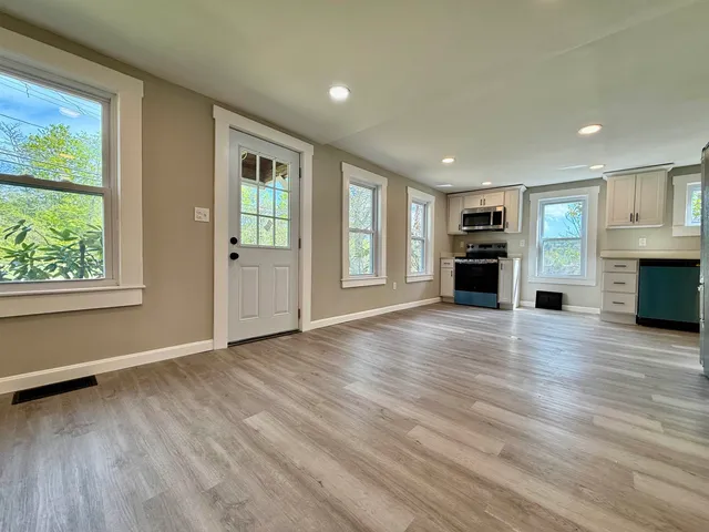 $326,000 | 516 Hall Street, Bow, NH 03304