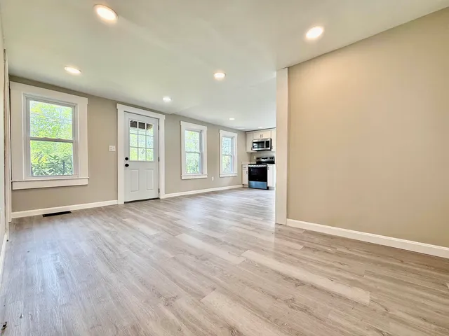 $326,000 | 516 Hall Street, Bow, NH 03304