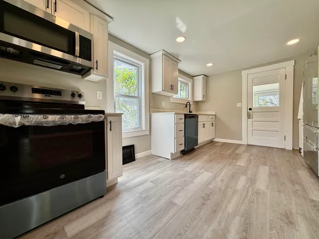 $326,000 | 516 Hall Street, Bow, NH 03304