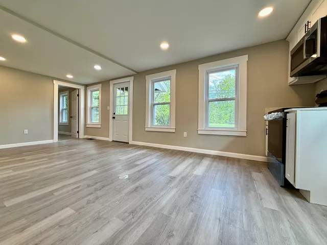 $326,000 | 516 Hall Street, Bow, NH 03304