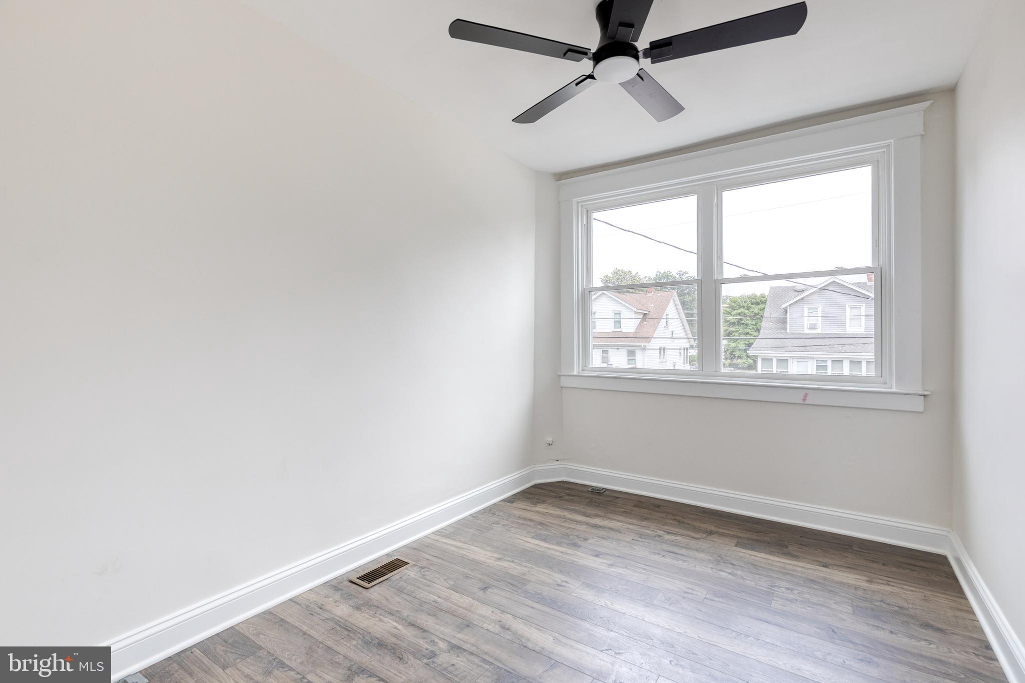 6854 Dunbar Road Baltimore, MD 21222 - Photo 23 of 35