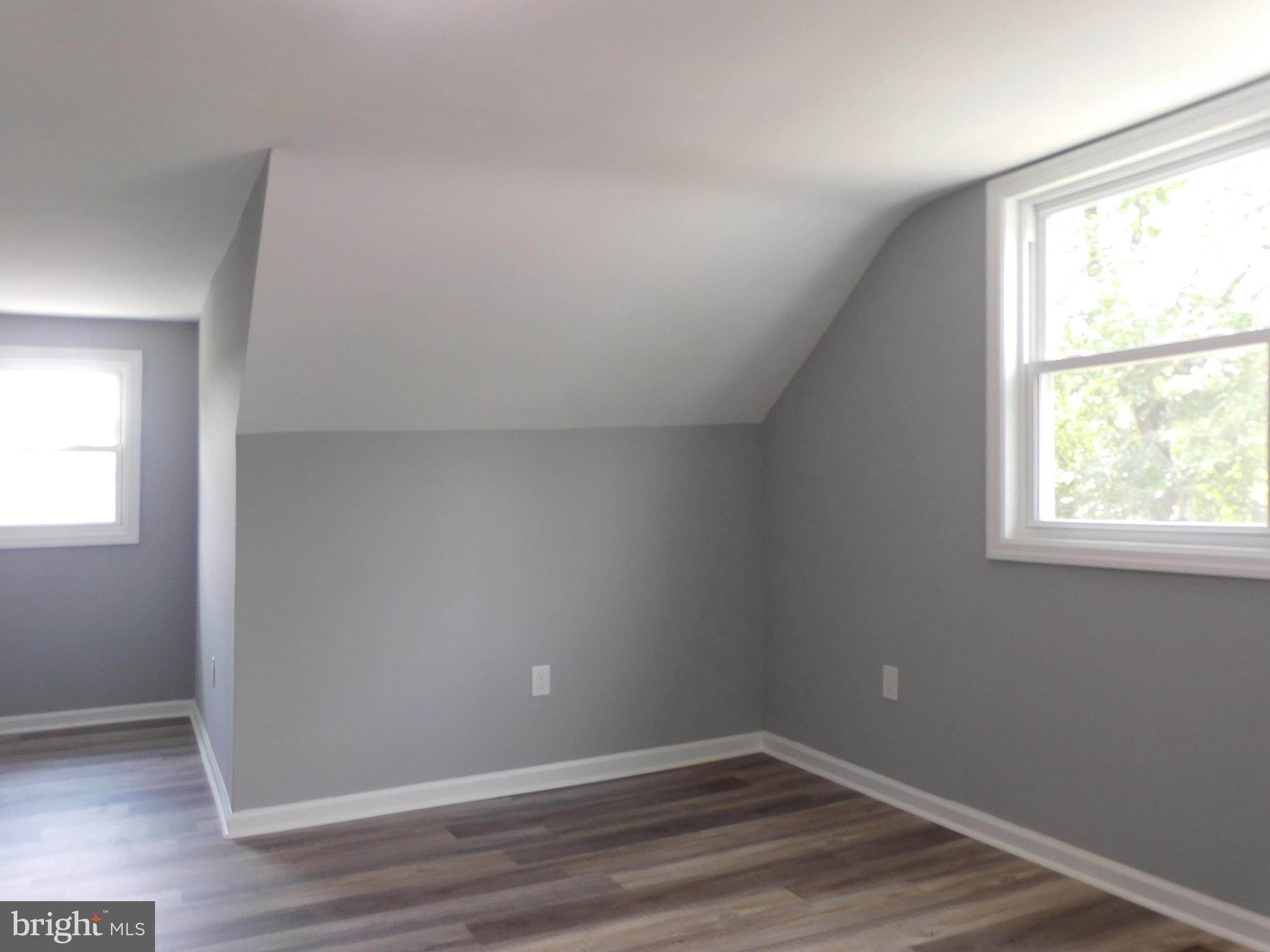 292 Creek Road Delran, NJ 08075 - Photo 55 of 64 Second floor bedroom showing little alcove area.
