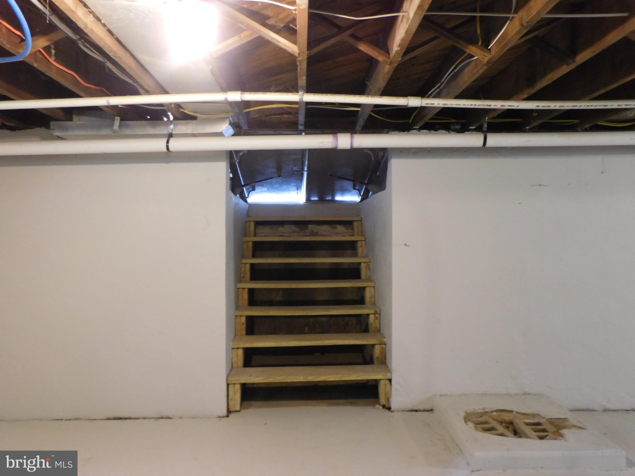 292 Creek Road Delran, NJ 08075 - Photo 59 of 64 Outside access from the basement thru Bilco doors.