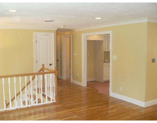 18 Plymouth Road Peabody, MA 01960 - Photo 6 of 25 Gallery Image 6