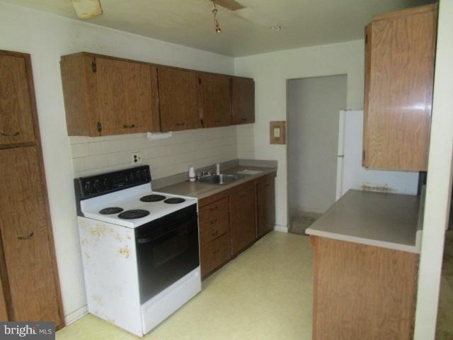 9804 Plowline Road Randallstown, MD 21133 - Photo 9 of 20 Kitchen
