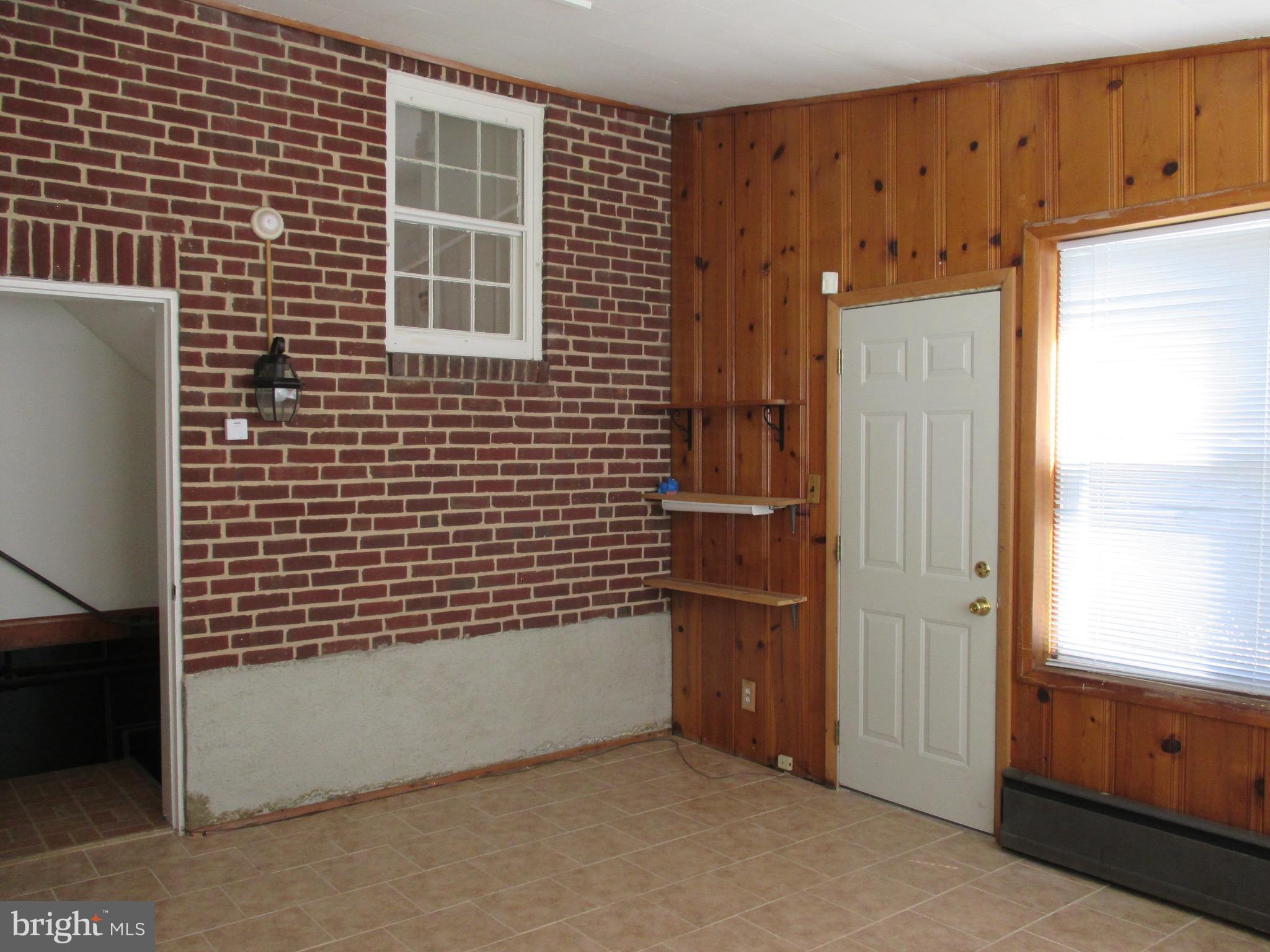 716 Dorchester Road Baltimore, MD 21229 - Photo 14 of 20 a view of cupboard