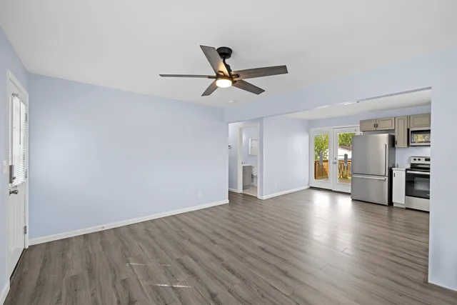 a close view of gate