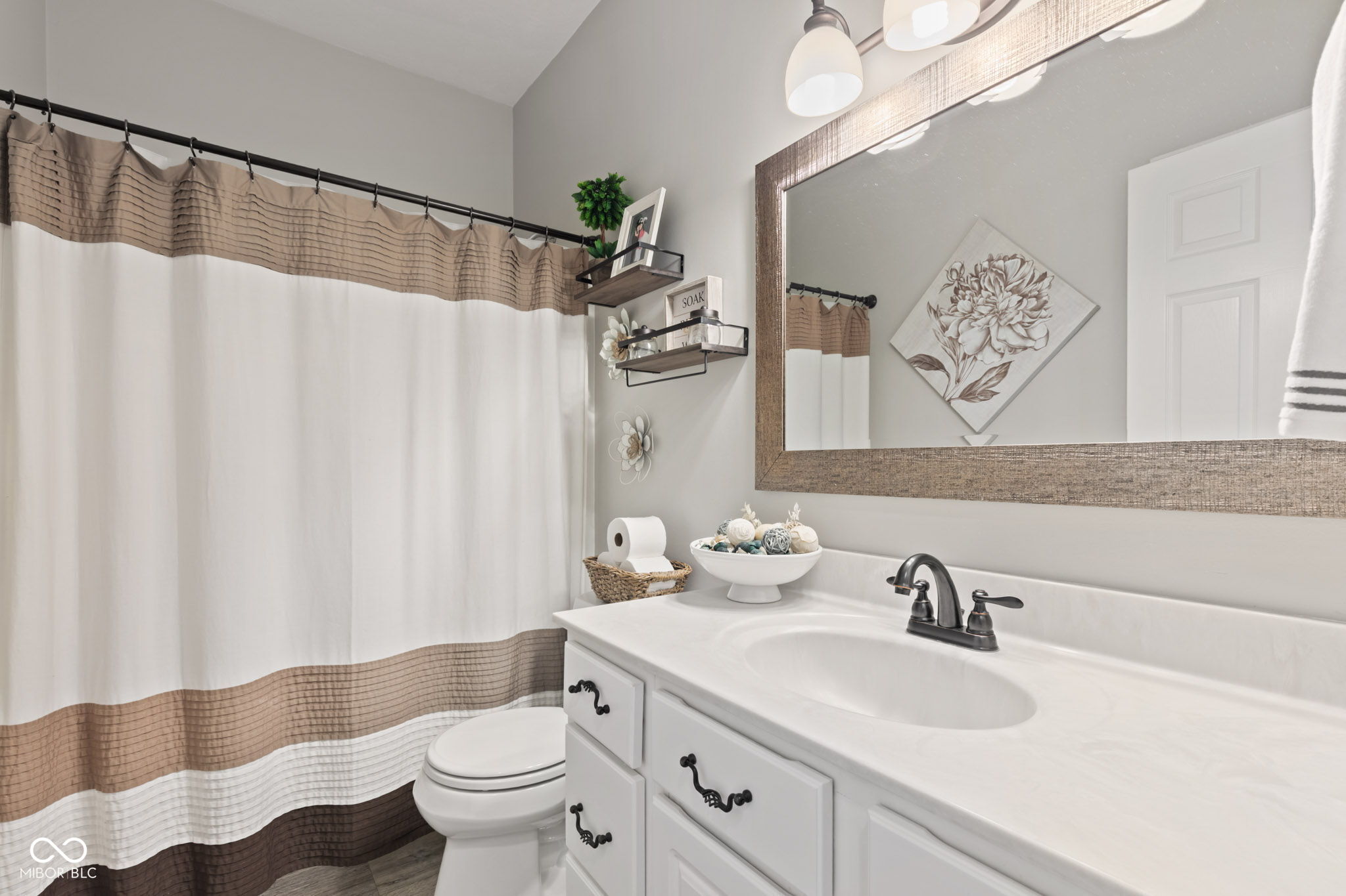 1447 Shadow Ridge Road Carmel, IN 46280 - Photo 14 of 28 Gallery Image 14