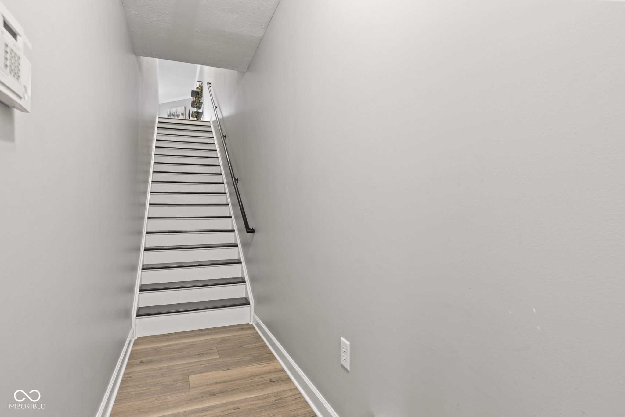 1447 Shadow Ridge Road Carmel, IN 46280 - Photo 3 of 28 Gallery Image 3
