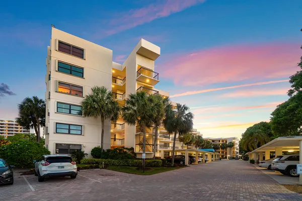 $5,000 | 374 Golfview Road, Unit 205, North Palm Beach, FL 33408