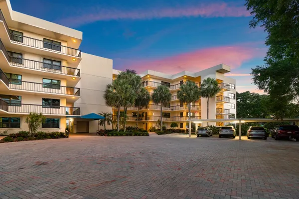 $5,000 | 374 Golfview Road, Unit 205, North Palm Beach, FL 33408