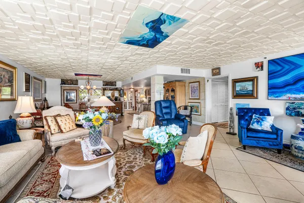 $5,000 | 374 Golfview Road, Unit 205, North Palm Beach, FL 33408