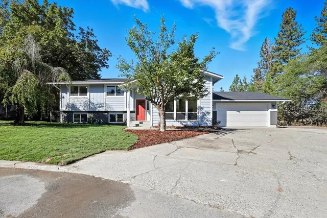$585,000 | 11815 North King Arthur Drive, Spokane, WA 99218