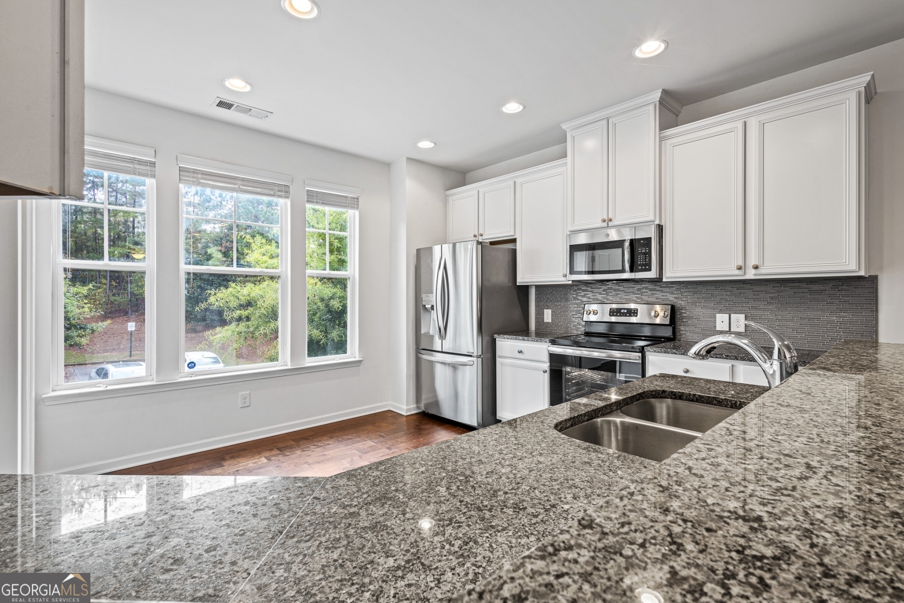 4284 Morning View Stone Mountain, GA 30083 - Photo 7 of 19