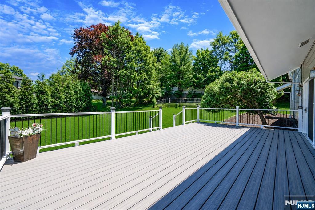 128 Beverly Road Fairfield, NJ 07004 - Photo 13 of 44