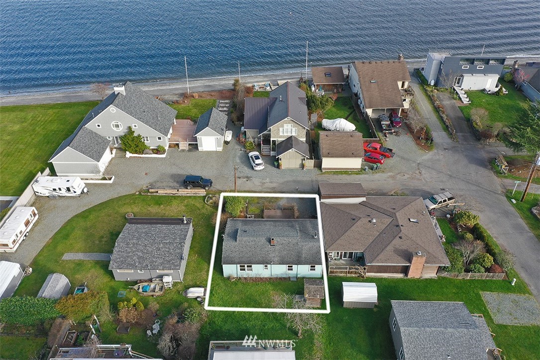 6834 Jim John Road Clinton, WA 98236 - Photo 1 of 27 Gallery Image 1