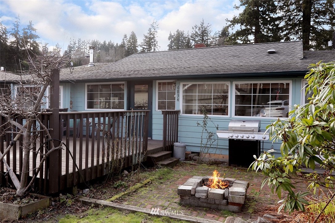 6834 Jim John Road Clinton, WA 98236 - Photo 14 of 27 Gallery Image 14