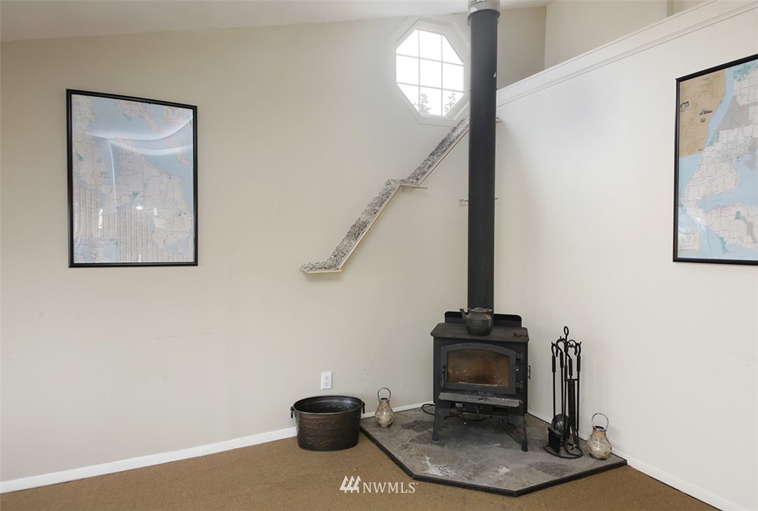 6834 Jim John Road Clinton, WA 98236 - Photo 8 of 27 Gallery Image 8