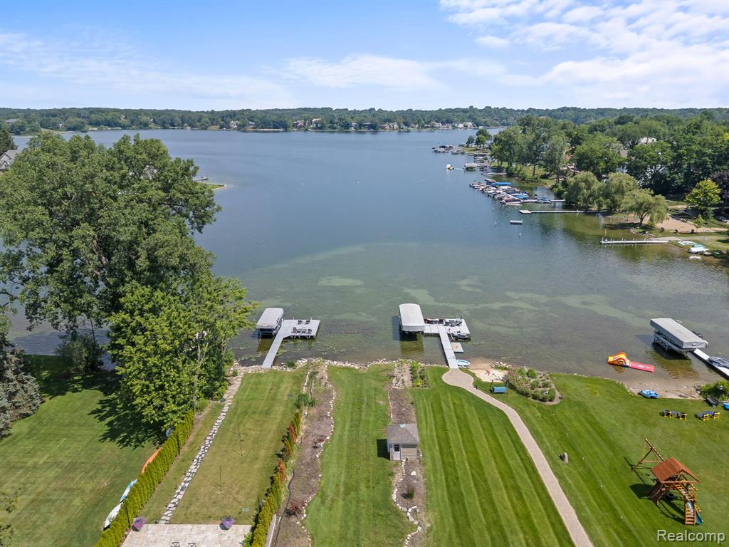 2380 Walnut Lake Road West Bloomfield, MI 48323 - Photo 34 of 40
