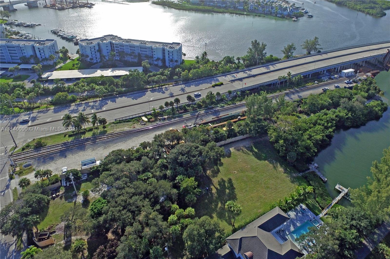 210 West Riverside Drive Jupiter, FL 33469 - Photo 4 of 22