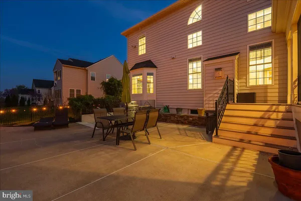 $1,600,000 | 42470 Fawn Meadow Place, Chantilly, VA 20152