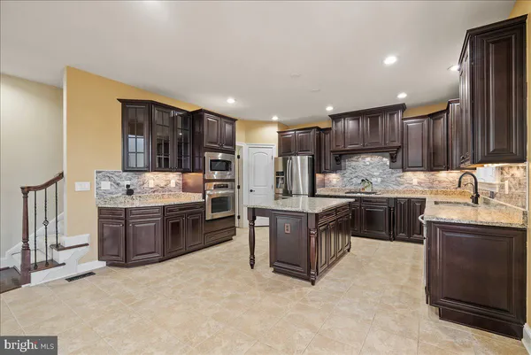 $1,600,000 | 42470 Fawn Meadow Place, Chantilly, VA 20152
