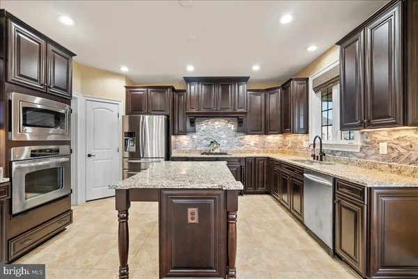 $1,600,000 | 42470 Fawn Meadow Place, Chantilly, VA 20152