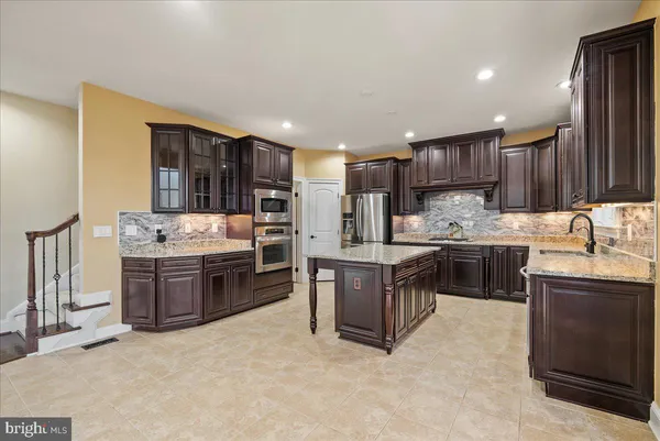 $1,600,000 | 42470 Fawn Meadow Place, Chantilly, VA 20152