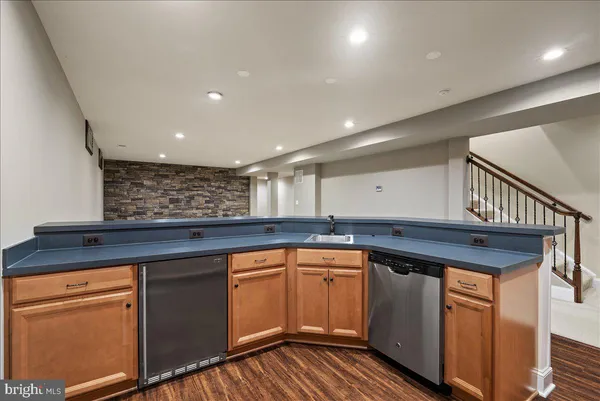 $1,600,000 | 42470 Fawn Meadow Place, Chantilly, VA 20152