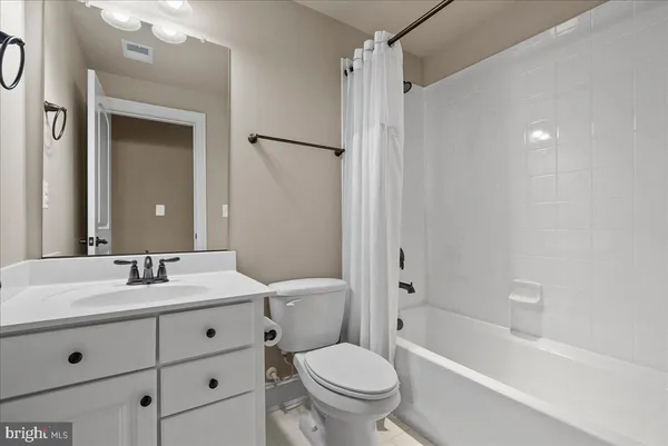 $1,600,000 | 42470 Fawn Meadow Place, Chantilly, VA 20152