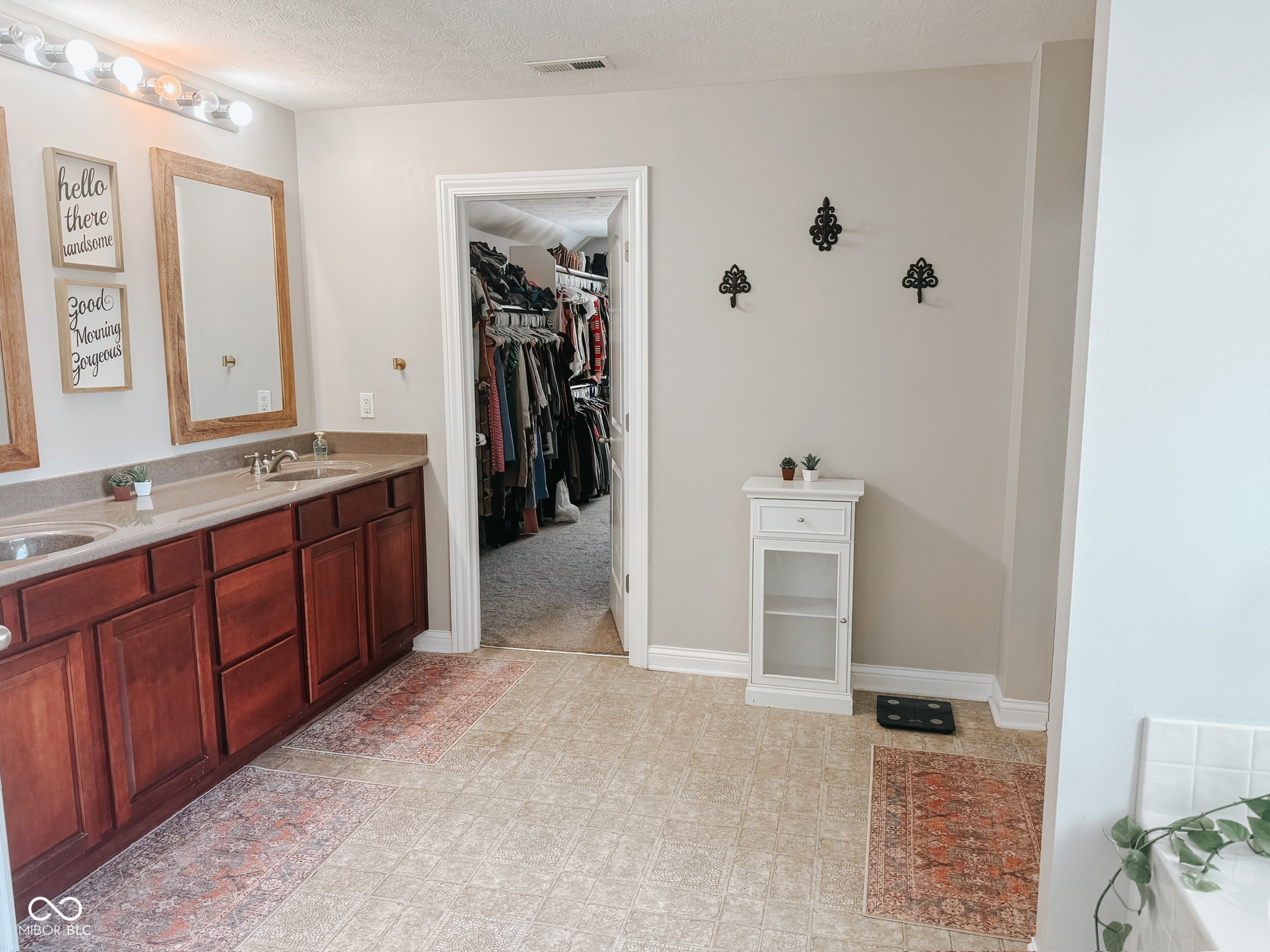 2923 Sleeping Ridge Way Indianapolis, IN 46217 - Photo 29 of 42 Gallery Image 29
