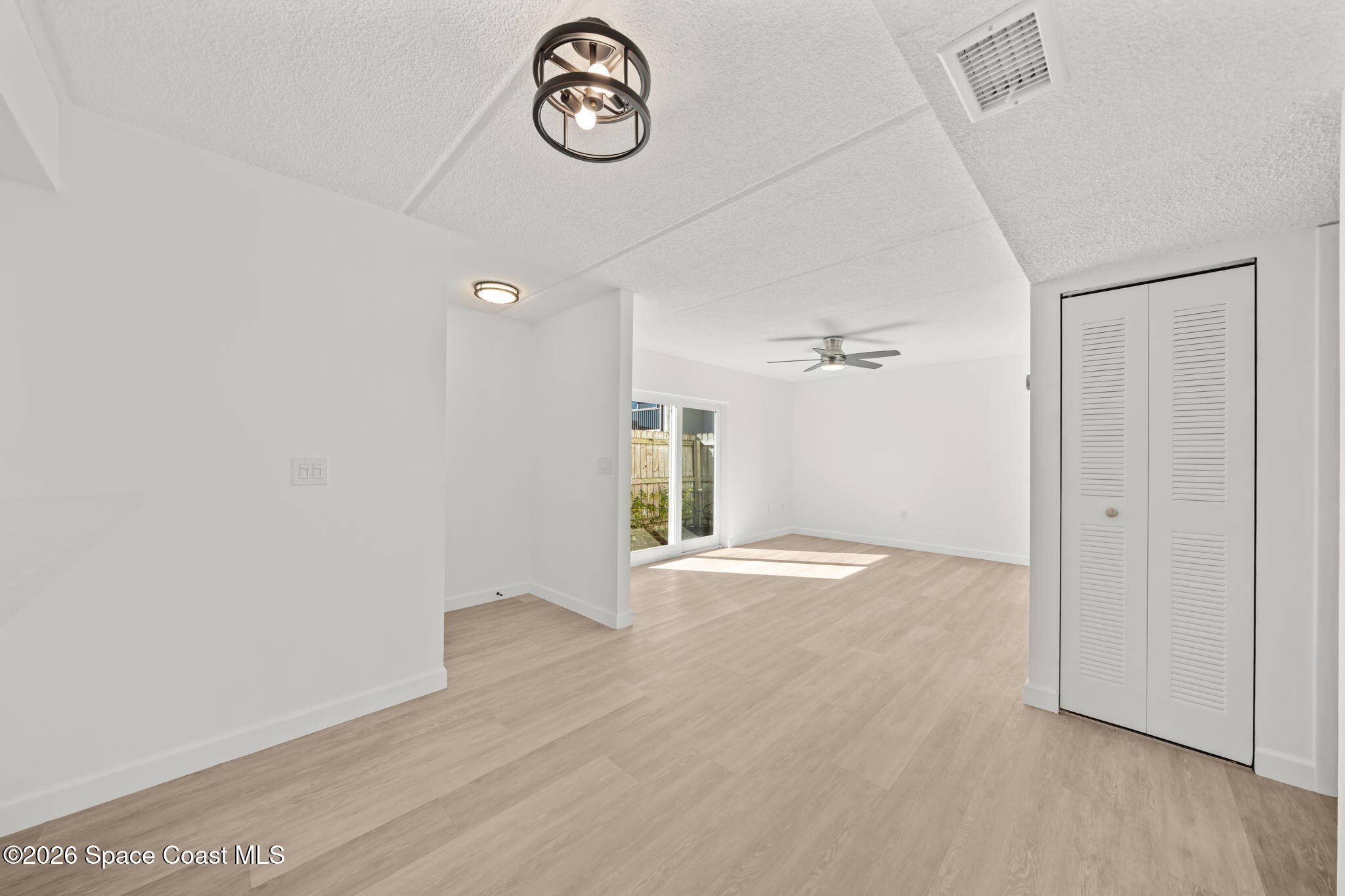 716 Ridge Club Drive Melbourne, FL 32934 - Photo 18 of 40 Dining space off kitchen