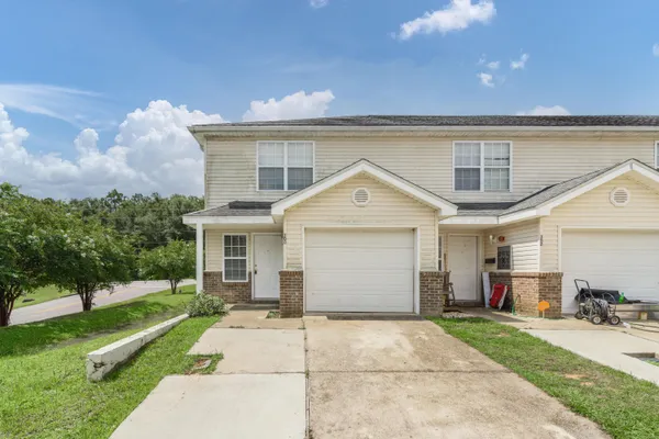 $1,395 | 100 Corwin Drive, Unit 100, Crestview, FL 32539