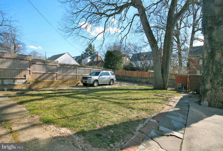 1342 Kalmia Road Northwest Washington, DC 20012 - Photo 5 of 19 Large Backyard