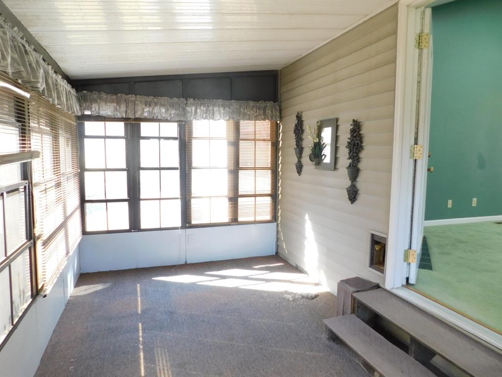 10901 West Georgetown Road Columbus, IN 47201 - Photo 15 of 45