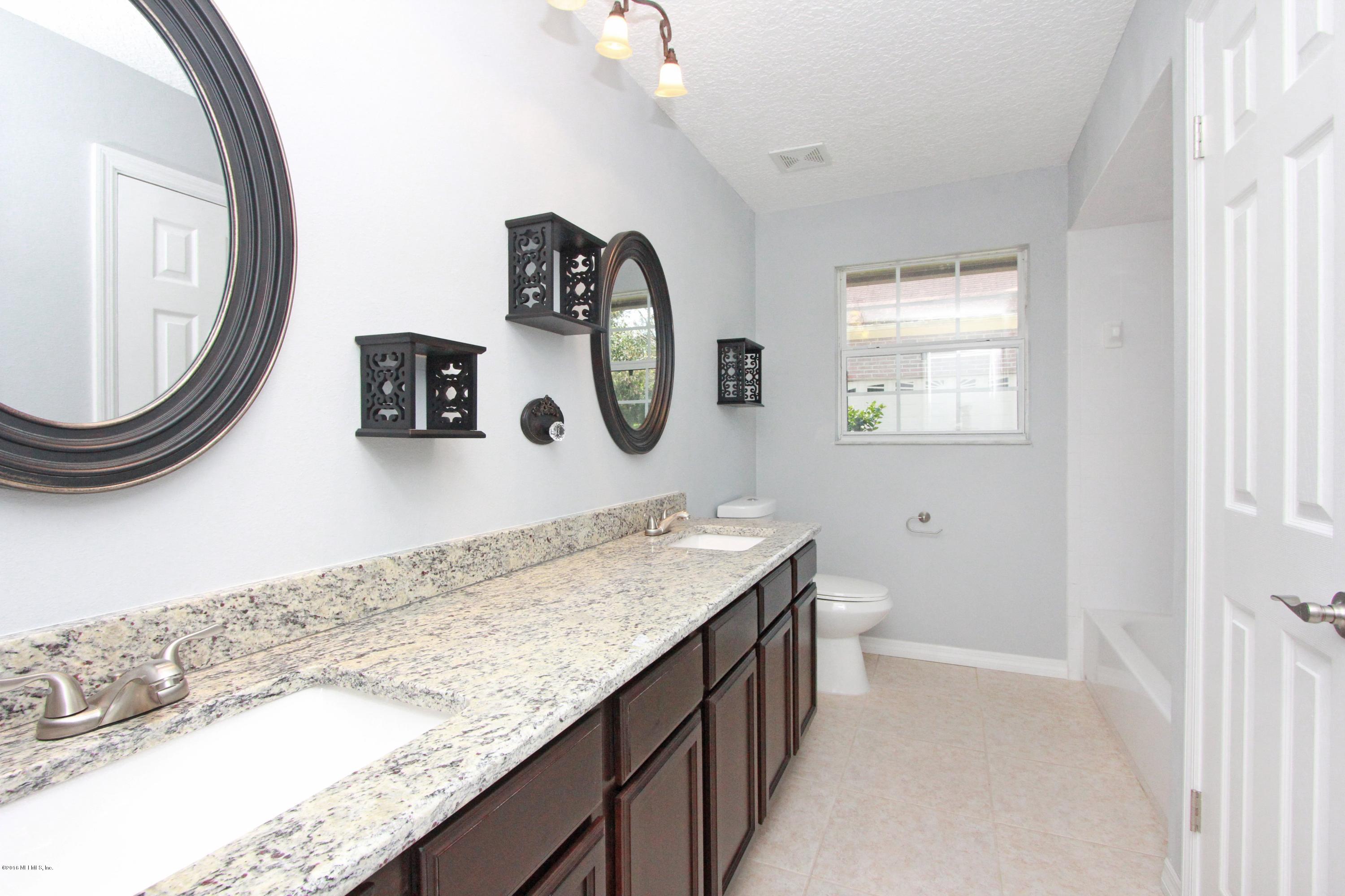 292 Foxridge Road Orange Park, FL 32065 - Photo 17 of 25 2ND BATHROOM