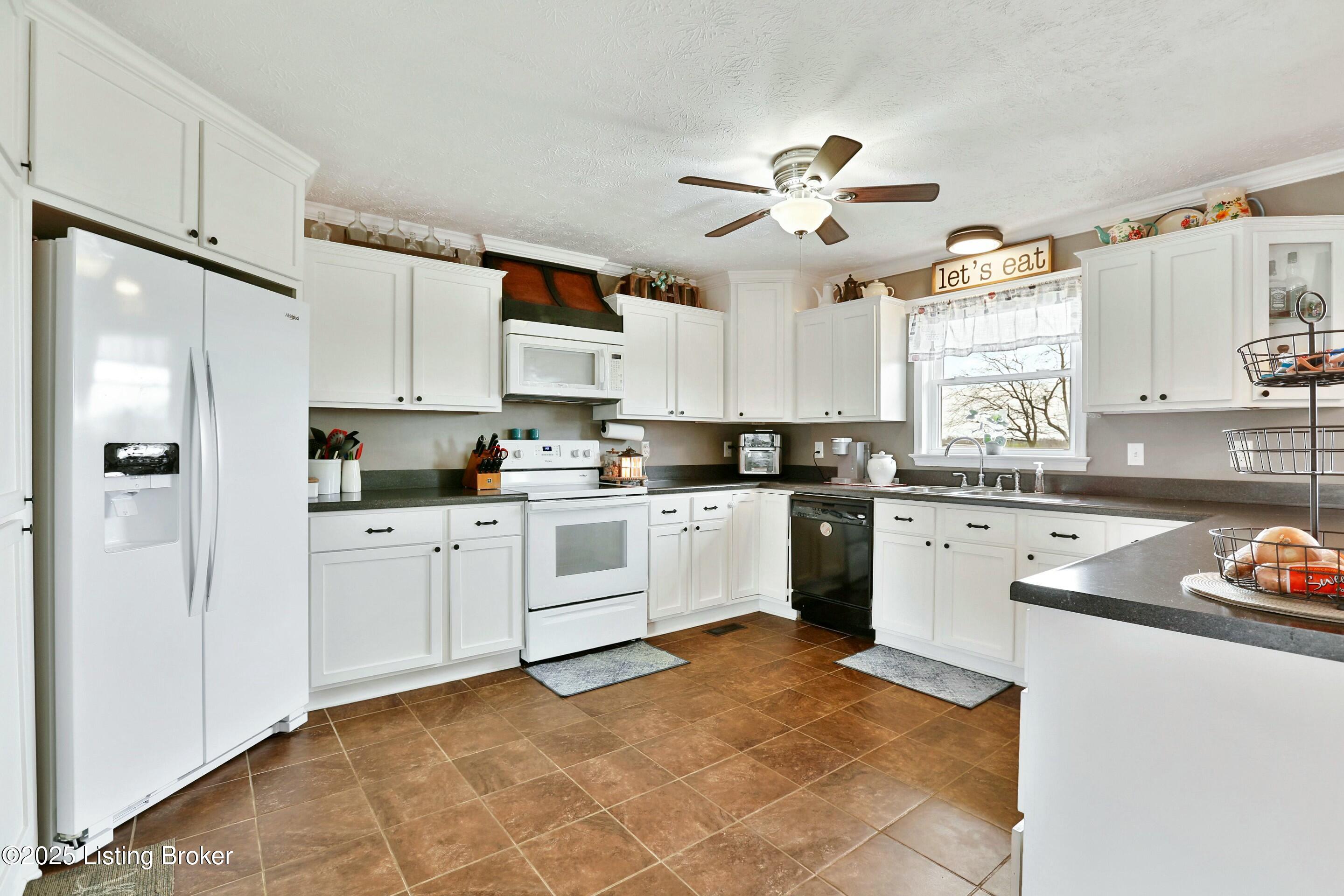 180 Cummins Ferry Road Salvisa, KY 40372 - Photo 7 of 29 Kitchen
