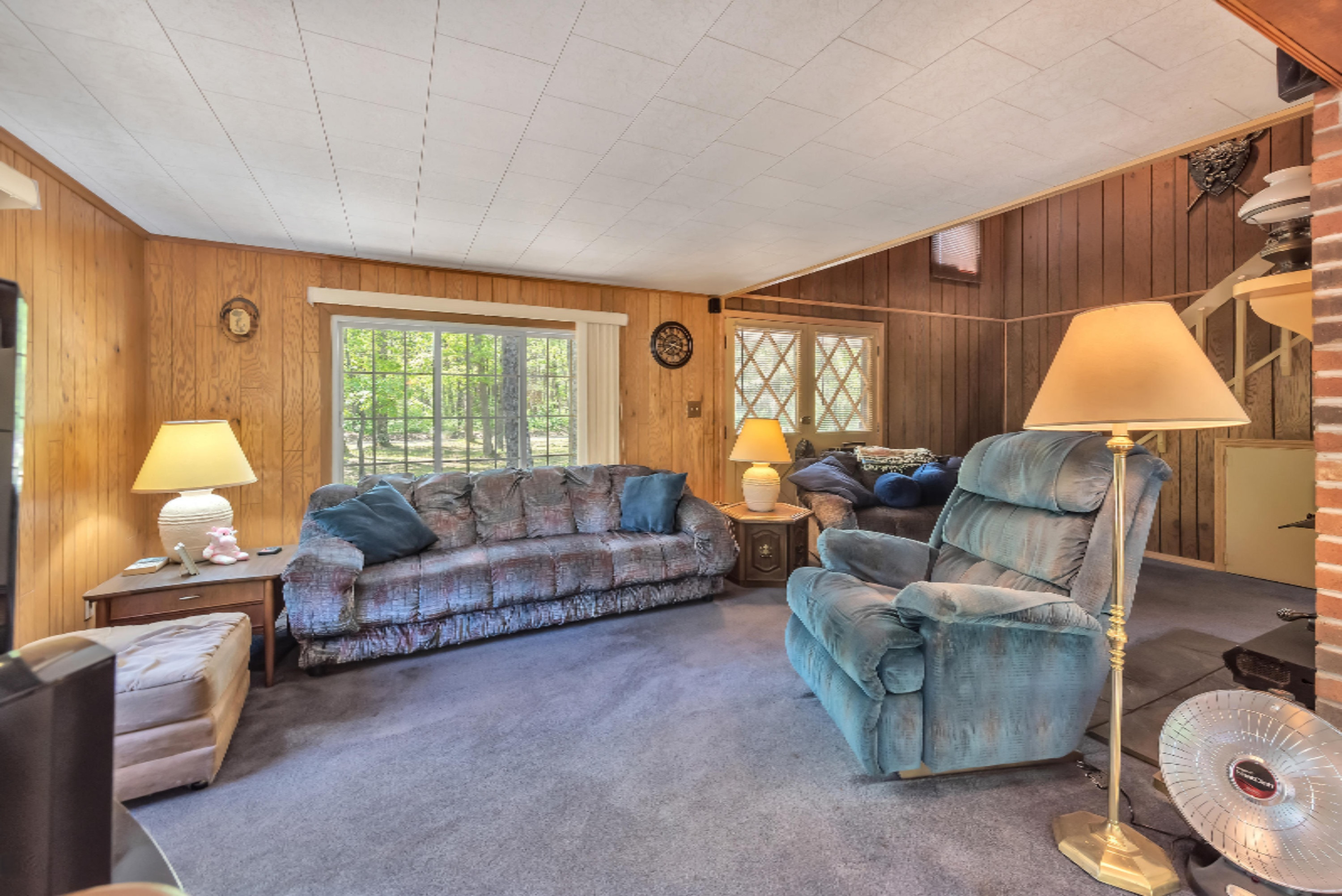 511 Huff Road Manistee, MI 49660 - Photo 15 of 29 Living room