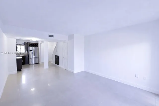 $2,200 | 2740 West 76th Street, Unit 203, Hialeah, FL 33016